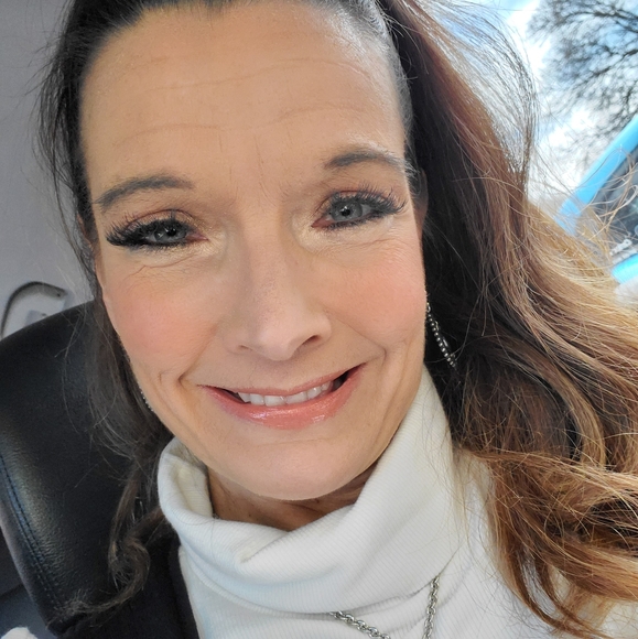 Meet your Posher - Picture 2 of 2